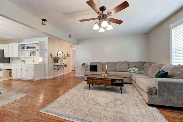 236 E 30th Street, Edmond, OK 73013