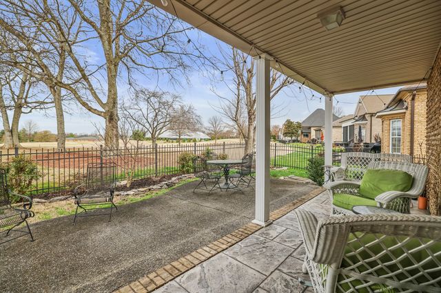 1148 Fairvue Village Ln, Gallatin, TN 37066