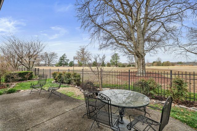 1148 Fairvue Village Ln, Gallatin, TN 37066