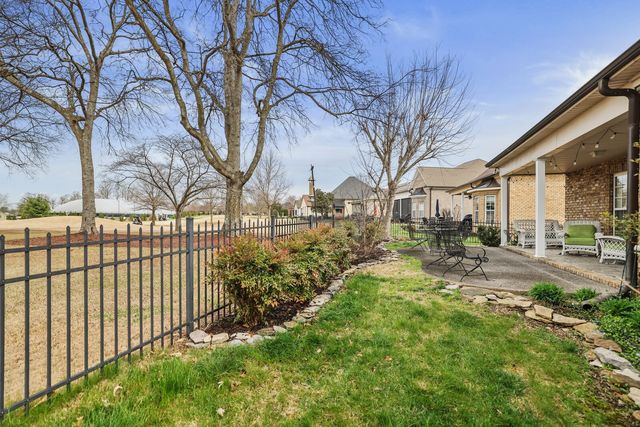 1148 Fairvue Village Ln, Gallatin, TN 37066