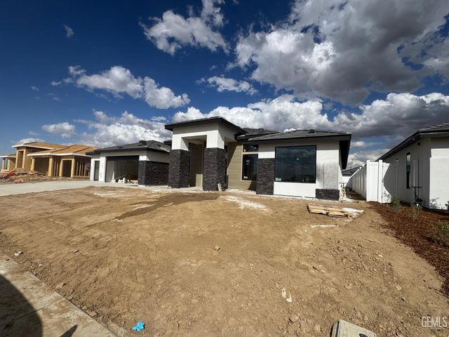 7112 Healthland Dr, Bakersfield, CA 93314