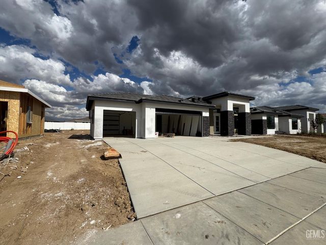 7112 Healthland Dr, Bakersfield, CA 93314