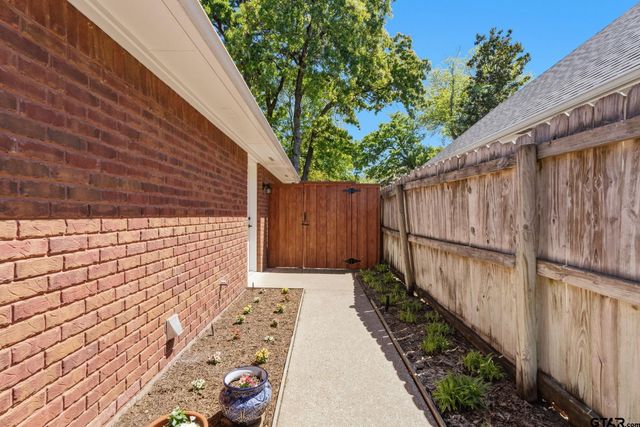 3407 Storey Lake Drive, Tyler, TX 75707