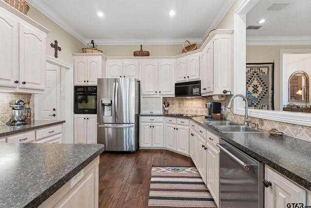 3407 Storey Lake Drive, Tyler, TX 75707