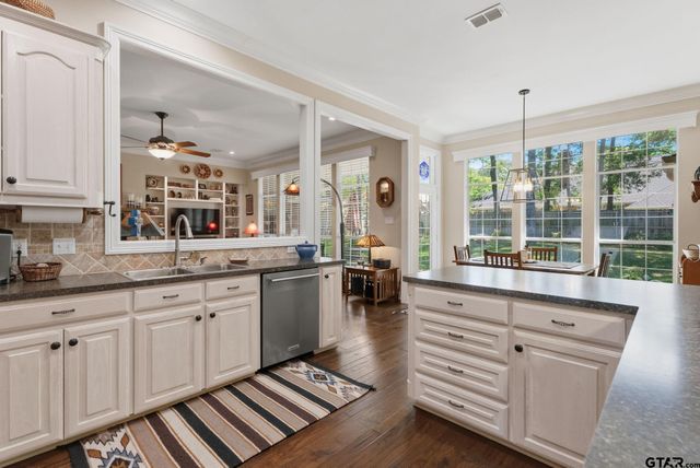 3407 Storey Lake Drive, Tyler, TX 75707