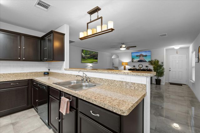 1533 Breanna LN, Kyle, TX 78640