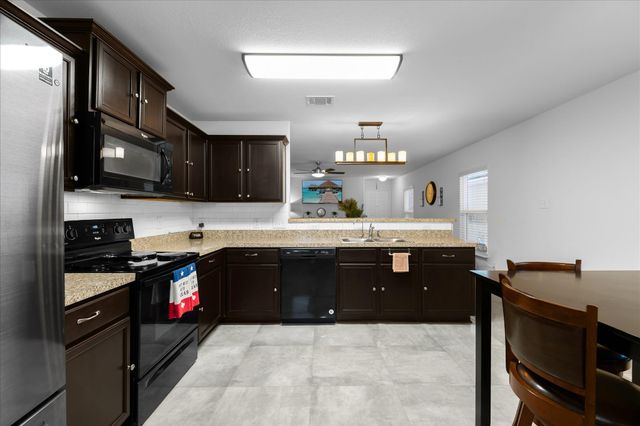 1533 Breanna LN, Kyle, TX 78640