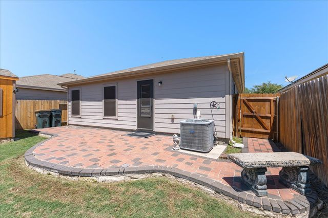 1533 Breanna LN, Kyle, TX 78640