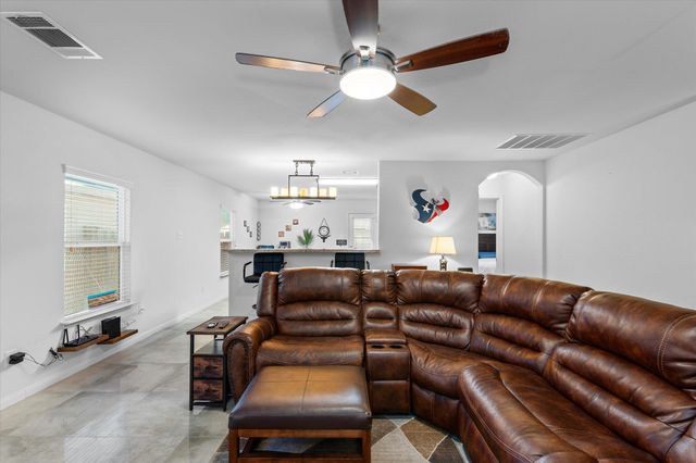 1533 Breanna LN, Kyle, TX 78640