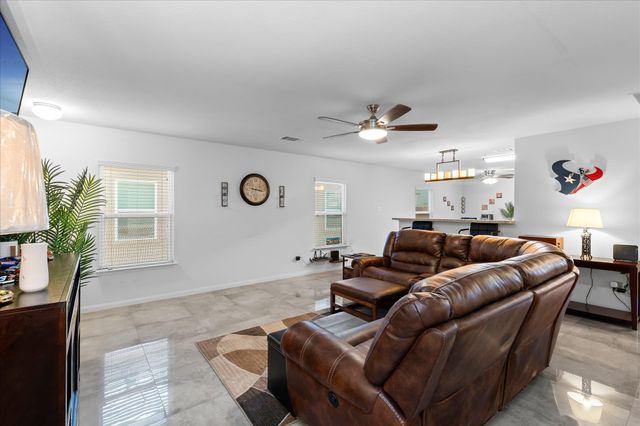 1533 Breanna LN, Kyle, TX 78640