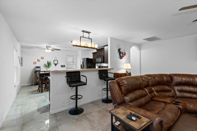 1533 Breanna LN, Kyle, TX 78640