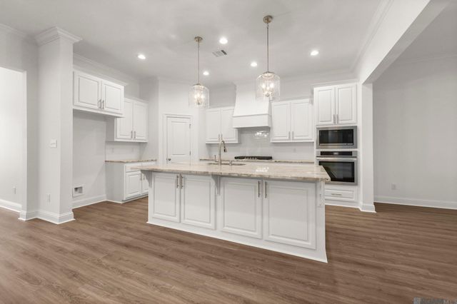 1216 Applewood Dr, Zachary, LA 70791