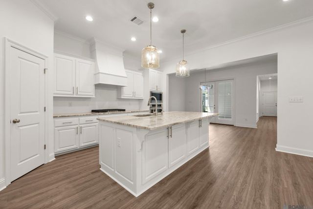 1216 Applewood Dr, Zachary, LA 70791