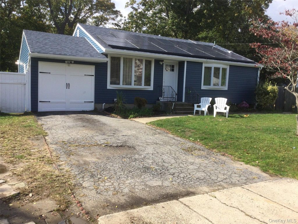 438 Mayflower Avenue, Brentwood, NY 11717 — exterior