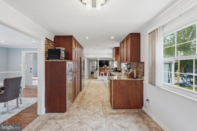 315 TENBY CHASE DR, Delran, NJ 08075