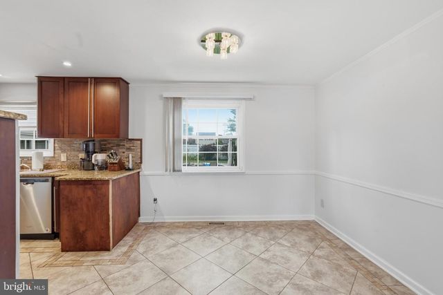 315 TENBY CHASE DR, Delran, NJ 08075
