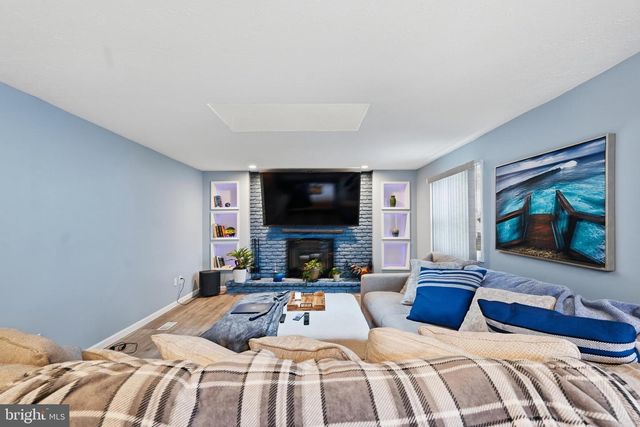 315 TENBY CHASE DR, Delran, NJ 08075
