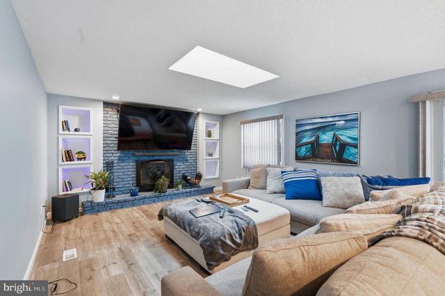 315 TENBY CHASE DR, Delran, NJ 08075