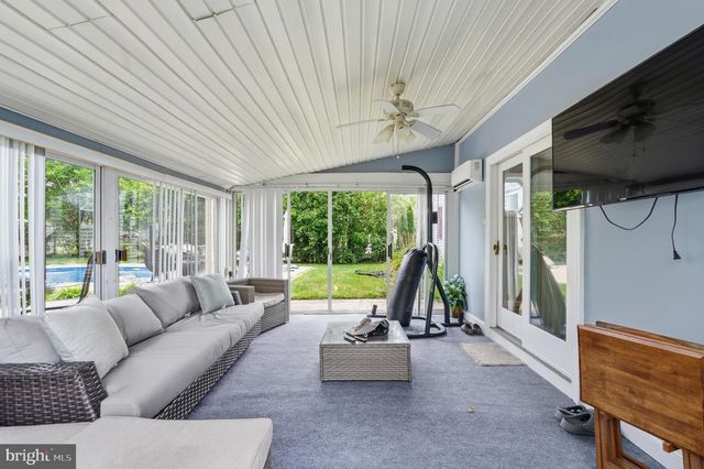 315 TENBY CHASE DR, Delran, NJ 08075
