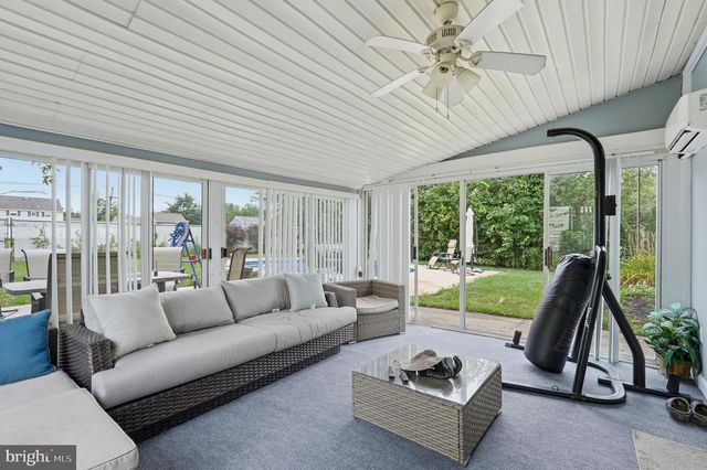 315 TENBY CHASE DR, Delran, NJ 08075