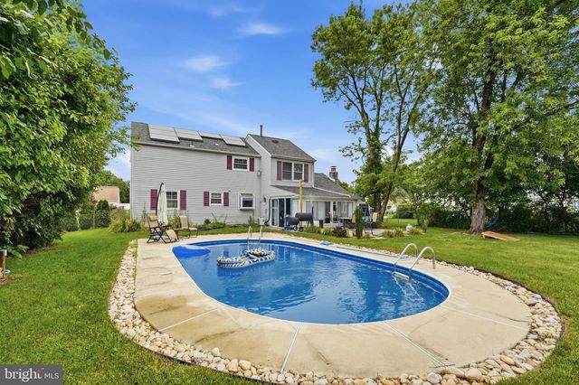 315 TENBY CHASE DR, Delran, NJ 08075