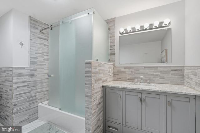 315 TENBY CHASE DR, Delran, NJ 08075