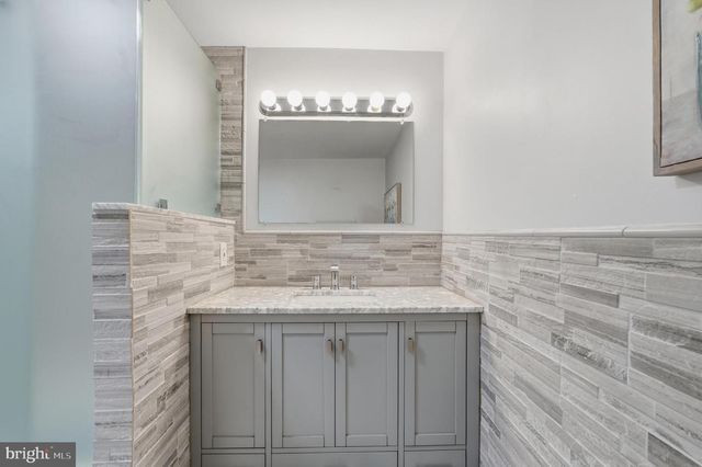315 TENBY CHASE DR, Delran, NJ 08075