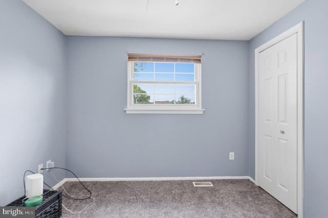 315 TENBY CHASE DR, Delran, NJ 08075