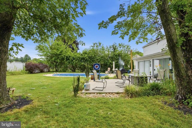 315 TENBY CHASE DR, Delran, NJ 08075