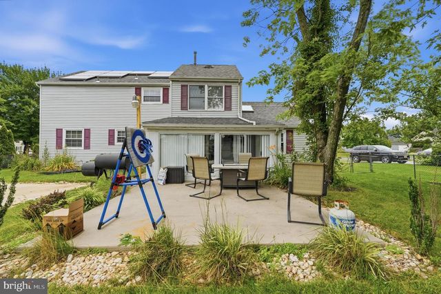 315 TENBY CHASE DR, Delran, NJ 08075