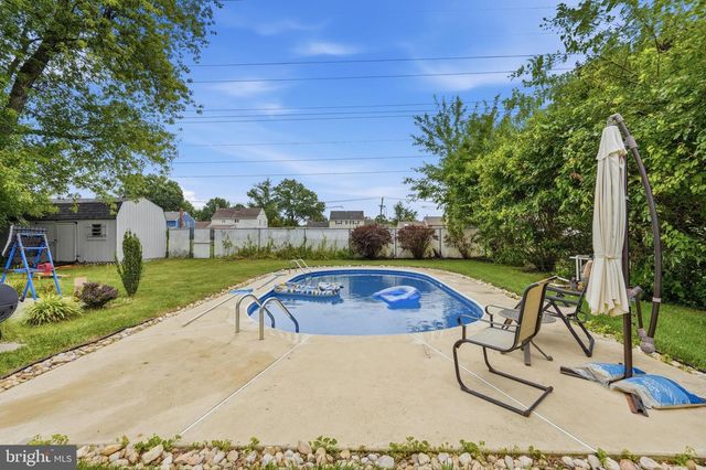 315 TENBY CHASE DR, Delran, NJ 08075