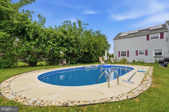 315 TENBY CHASE DR, Delran, NJ 08075