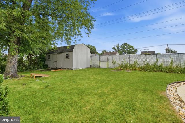 315 TENBY CHASE DR, Delran, NJ 08075