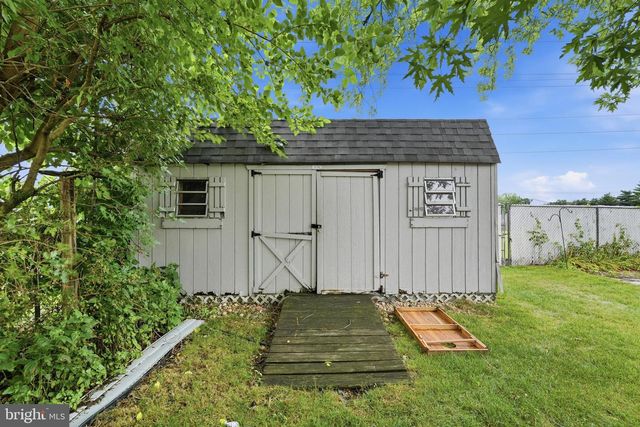 315 TENBY CHASE DR, Delran, NJ 08075