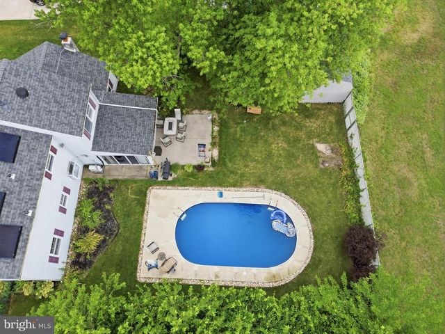 315 TENBY CHASE DR, Delran, NJ 08075