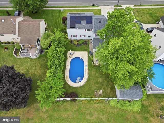 315 TENBY CHASE DR, Delran, NJ 08075