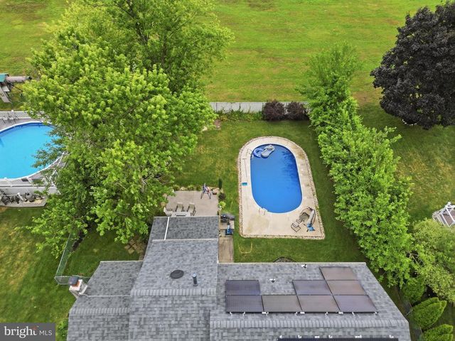 315 TENBY CHASE DR, Delran, NJ 08075