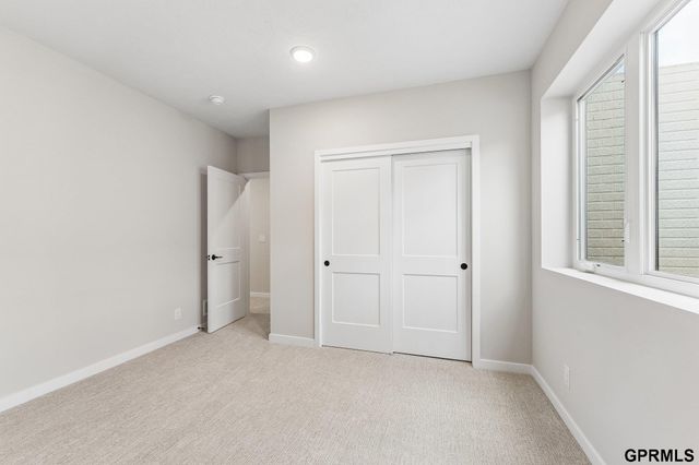 5705 N 197 Avenue, Elkhorn, NE 68022