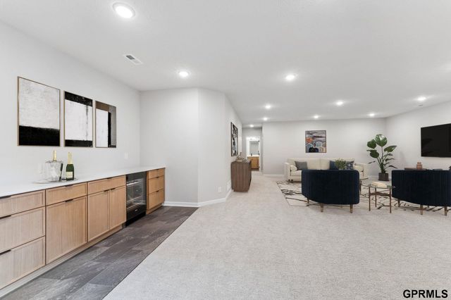 5705 N 197 Avenue, Elkhorn, NE 68022