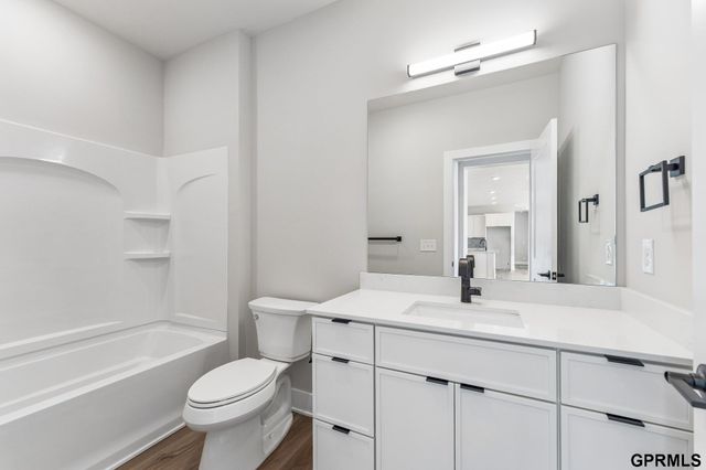 5705 N 197 Avenue, Elkhorn, NE 68022