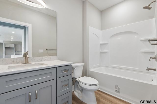 5705 N 197 Avenue, Elkhorn, NE 68022