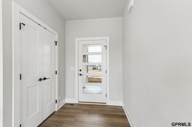 5705 N 197 Avenue, Elkhorn, NE 68022
