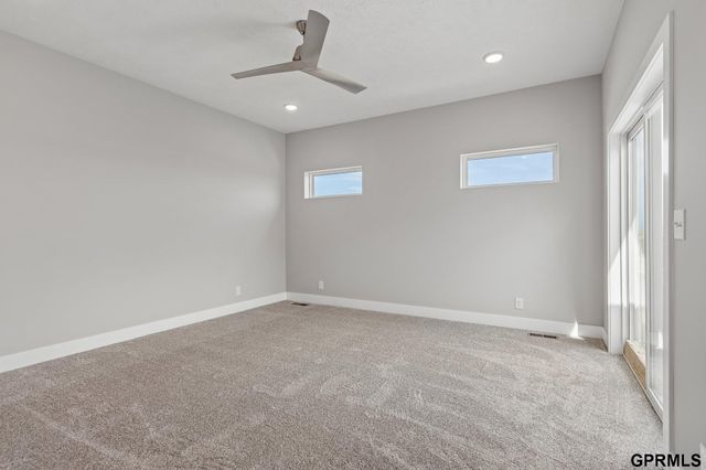 5705 N 197 Avenue, Elkhorn, NE 68022