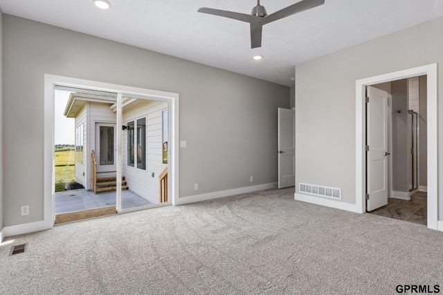 5705 N 197 Avenue, Elkhorn, NE 68022