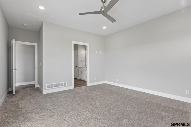 5705 N 197 Avenue, Elkhorn, NE 68022