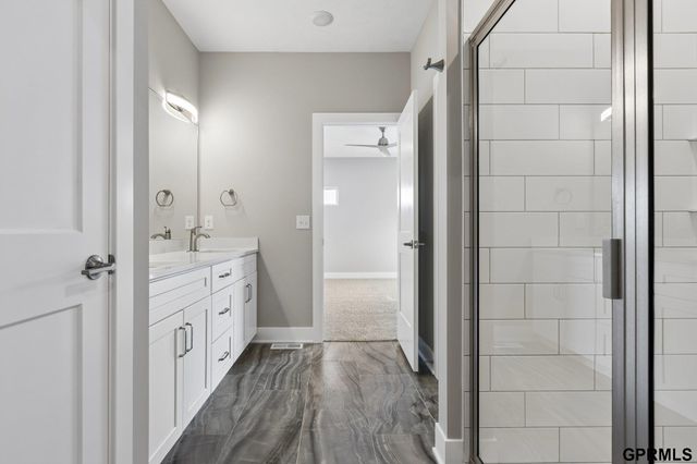 5705 N 197 Avenue, Elkhorn, NE 68022