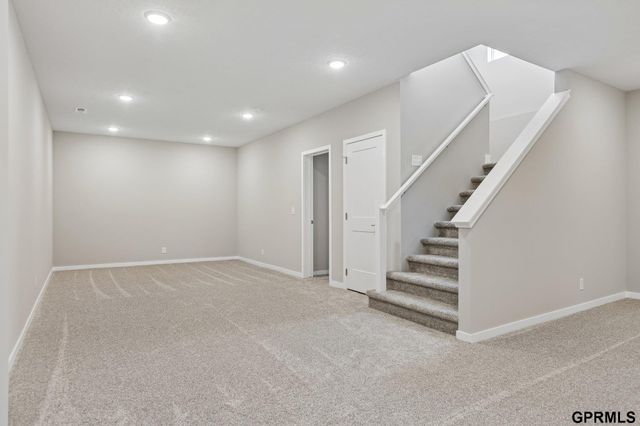 5705 N 197 Avenue, Elkhorn, NE 68022