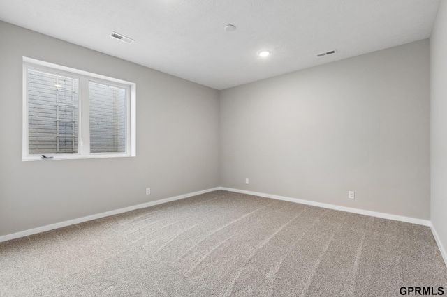 5705 N 197 Avenue, Elkhorn, NE 68022