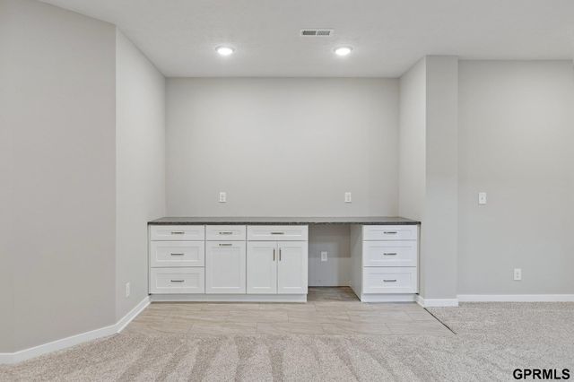 5705 N 197 Avenue, Elkhorn, NE 68022