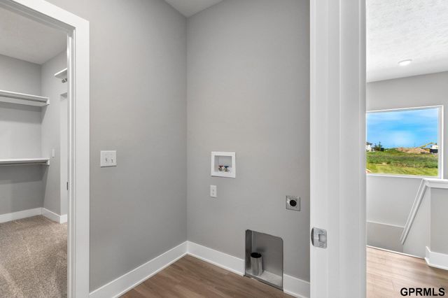 5705 N 197 Avenue, Elkhorn, NE 68022